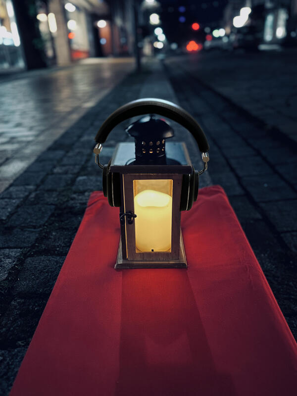 Candlelight-Shopping mit Silent Disco