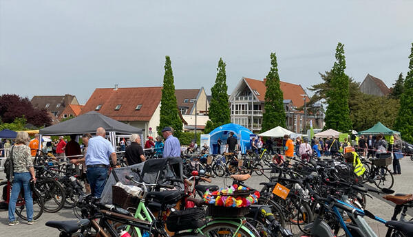 Bild2_KidicalMassPreetz_Infostände-Fahrradfest