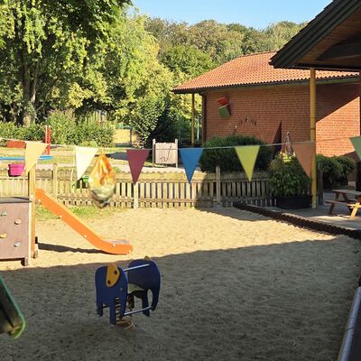 Kindergarten Bunte Kiste Au&szlig;enbereich